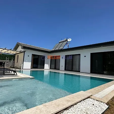 Villa Arya *
